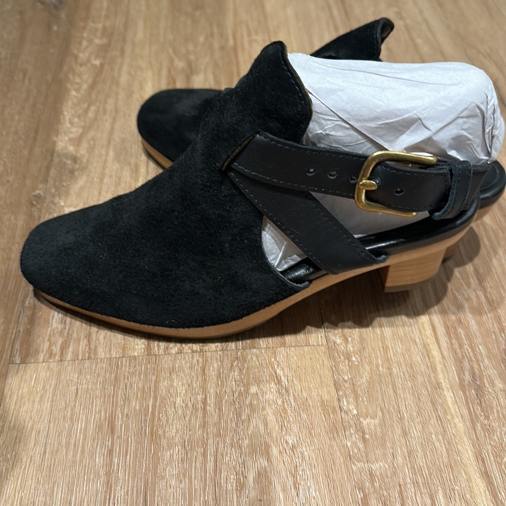 Eva Credo black suede leather wooden clogs( shoes) with heal. US 6.5